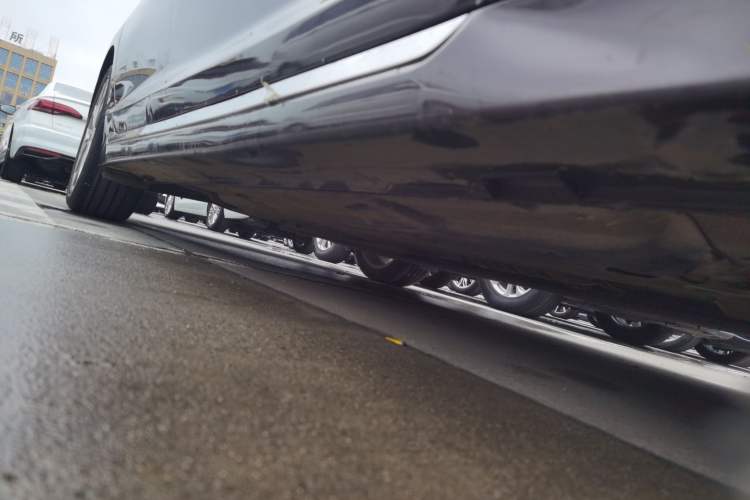Used Hyundai Sonata 2015 2.4L LUX Ultimate Trim Right Side Sill