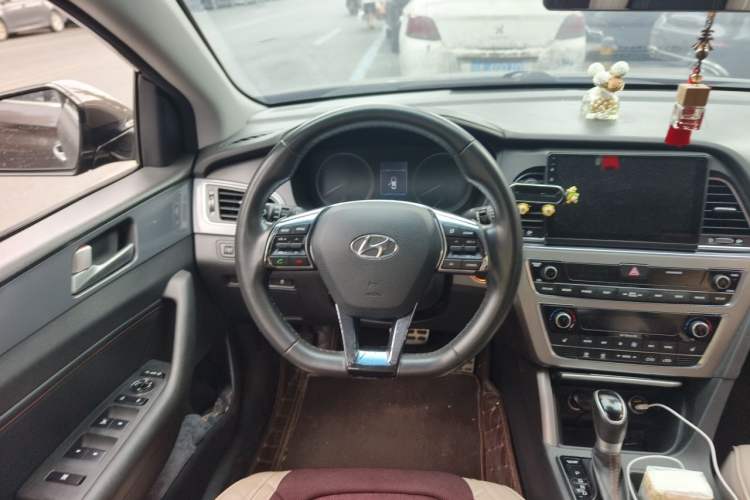Used Hyundai Sonata 2015 1.6T GLS Smart Model Steering Wheel