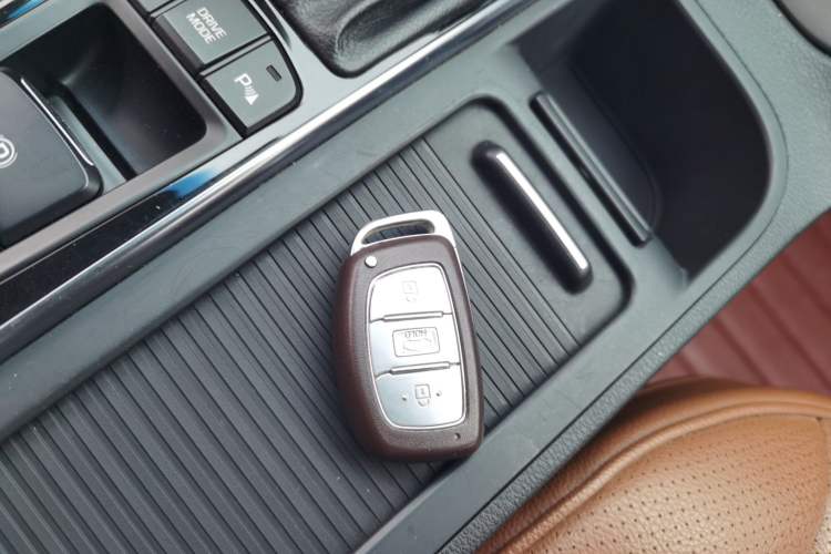 Used Hyundai Sonata 2015 2.4L LUX Ultimate Trim Vehicle Key