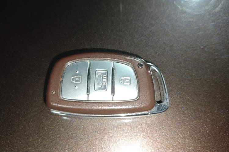 Used Hyundai Sonata 2015 1.6T GLX Advanced Model Vehicle Key