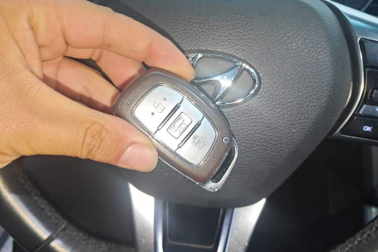 Used Hyundai Sonata 2015 1.6T DLX Prestige Model Vehicle Key