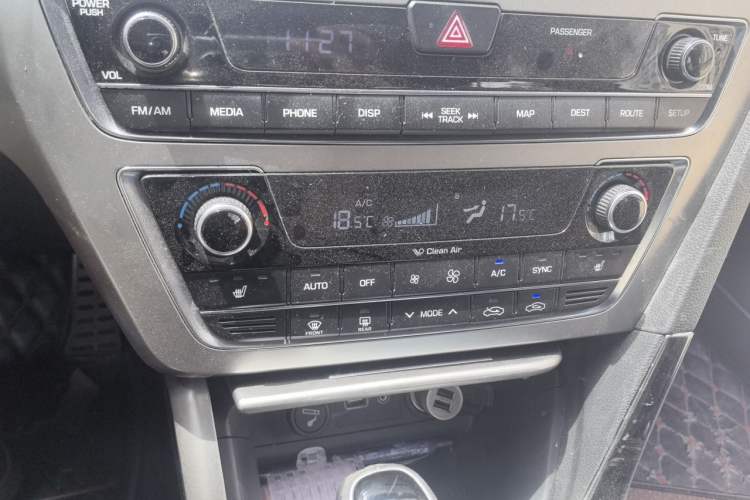 Used Hyundai Sonata 2015 1.6T GLS Smart Model Audio And AC Panel