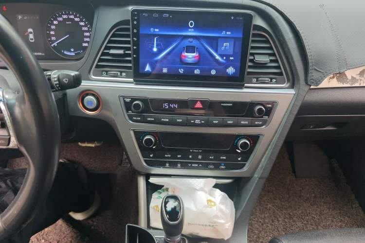 Used Hyundai Sonata 2015 1.6T DLX Prestige Model Audio And AC Panel