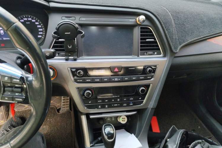 Used Hyundai Sonata 2015 1.6T GLS Smart Model Audio And AC Panel