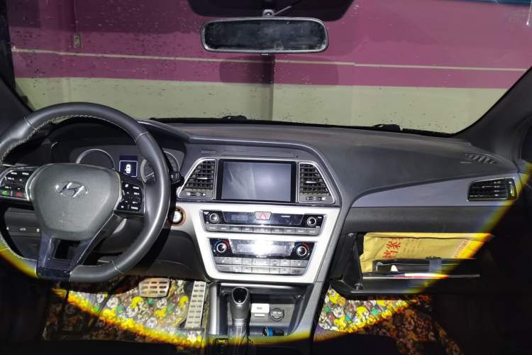Used Hyundai Sonata 2015 1.6T GLS Smart Model Center Console