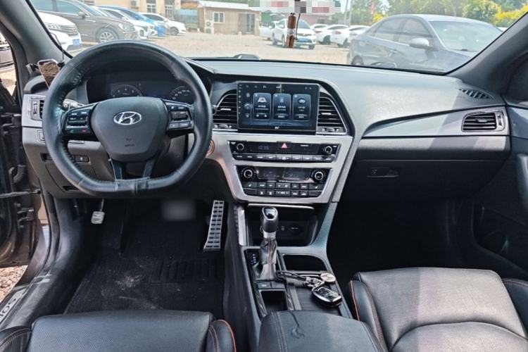 Used Hyundai Sonata 2015 1.6T GLS Smart Model Center Console