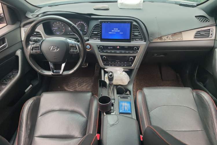 Used Hyundai Sonata 2015 1.6T DLX Prestige Model Center Console