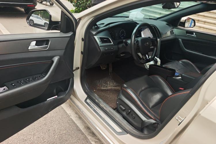 Used Hyundai Sonata 2015 1.6T DLX Prestige Model Driver Seat