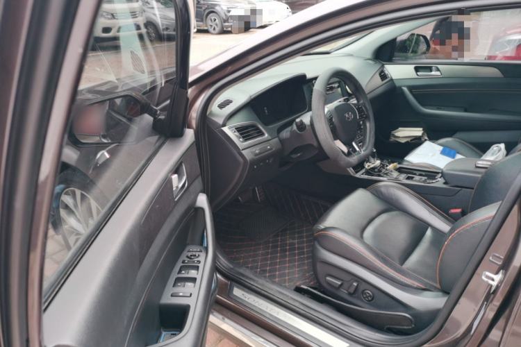 Used Hyundai Sonata 2015 1.6T DLX Prestige Model Driver Seat