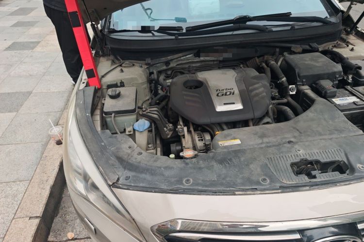Used Hyundai Sonata 2015 1.6T DLX Prestige Model Engine Bay Right