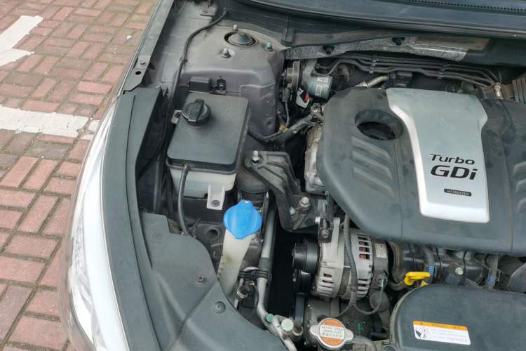 Used Hyundai Sonata 2015 1.6T DLX Prestige Model Engine Bay Right