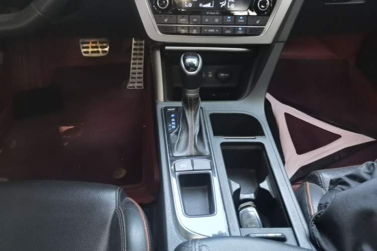 Used Hyundai Sonata 2015 1.6T GLS Smart Model Gear Lever