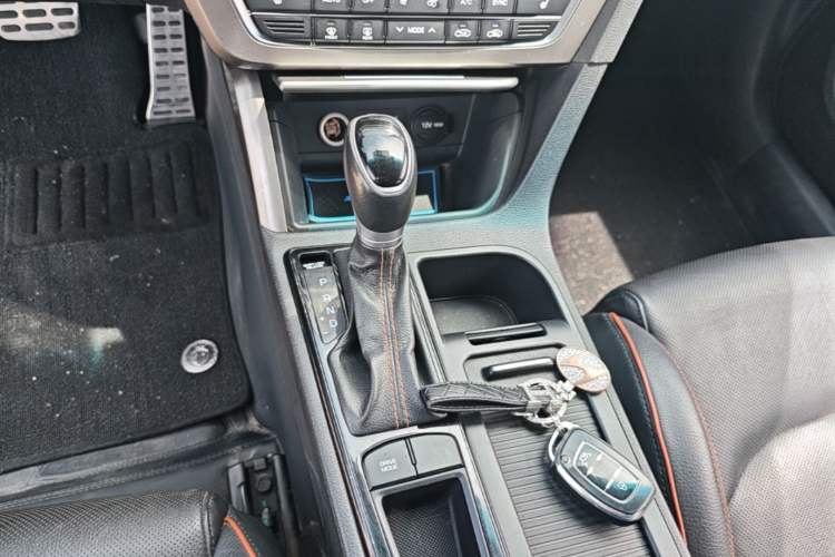 Used Hyundai Sonata 2015 1.6T GLS Smart Model Gear Lever