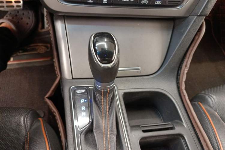 Used Hyundai Sonata 2015 1.6T GLS Smart Model Gear Lever