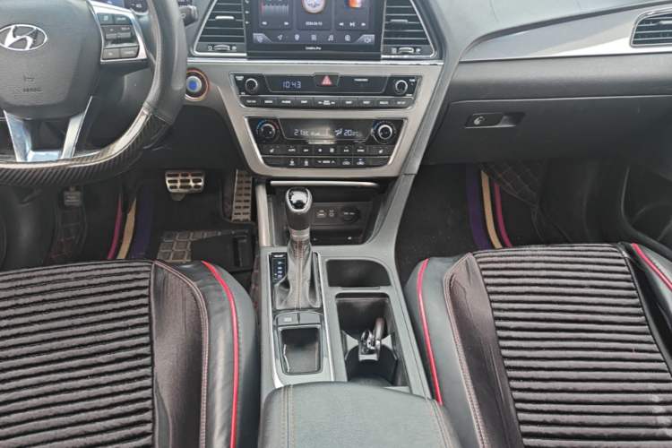 Used Hyundai Sonata 2015 1.6T GLS Smart Model Gear Lever