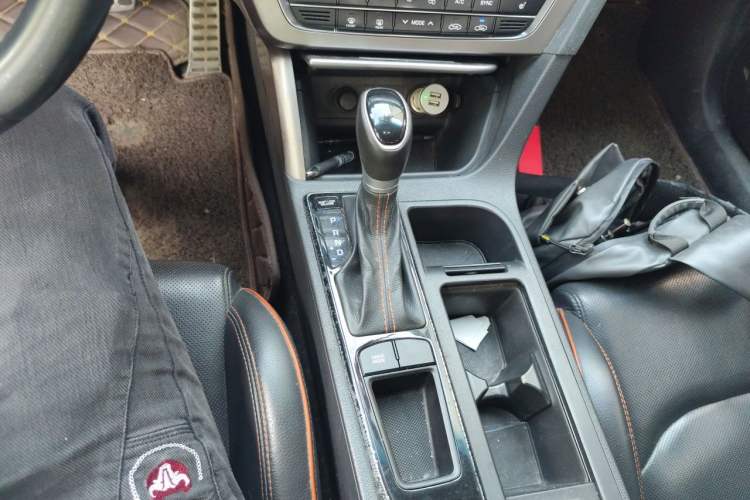 Used Hyundai Sonata 2015 1.6T GLS Smart Model Gear Lever