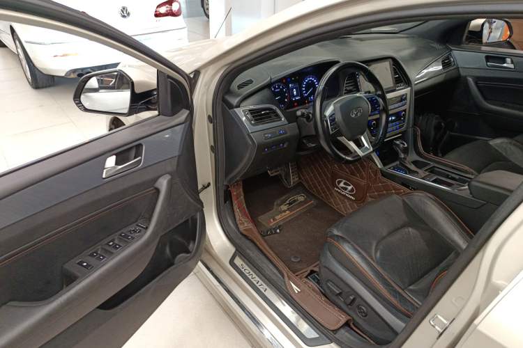 Used Hyundai Sonata 2015 1.6T GLS Smart Model Interior 3