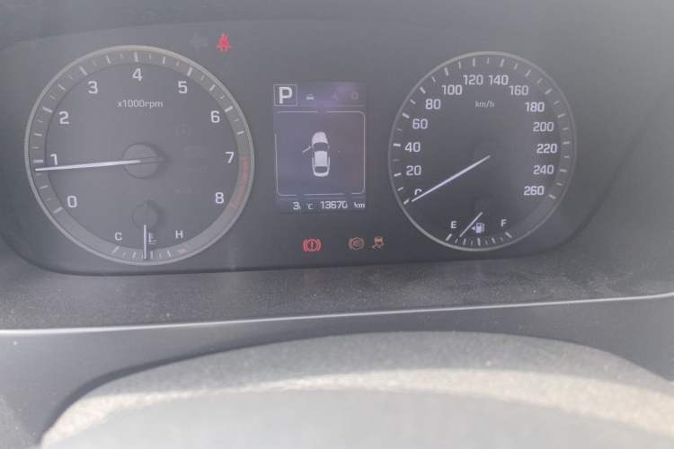 Used Hyundai Sonata 2015 1.6T GLS Smart Model Odometer Close Up