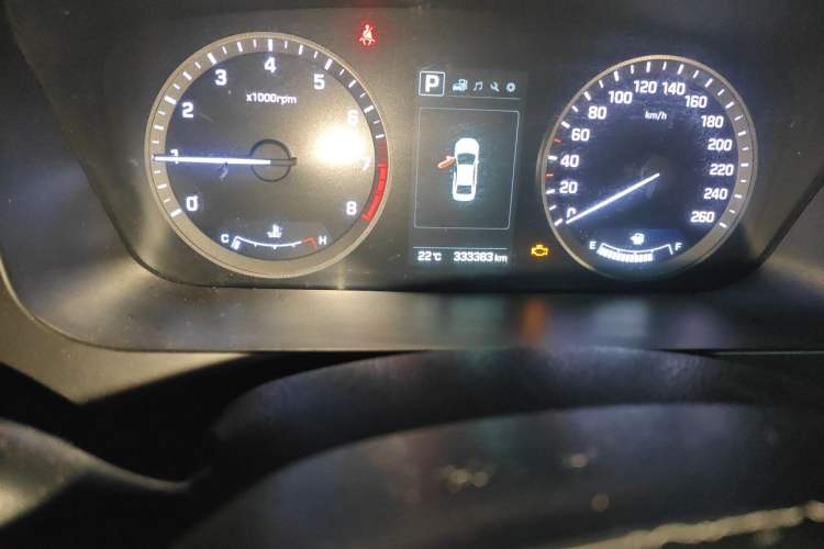 Used Hyundai Sonata 2015 1.6T GLX Advanced Model Odometer Close Up