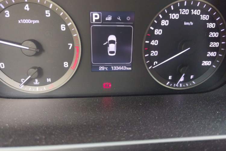 Used Hyundai Sonata 2015 1.6T GLS Smart Model Odometer Close Up