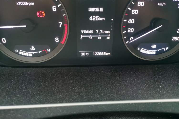 Used Hyundai Sonata 2015 1.6T DLX Prestige Model Odometer Close Up