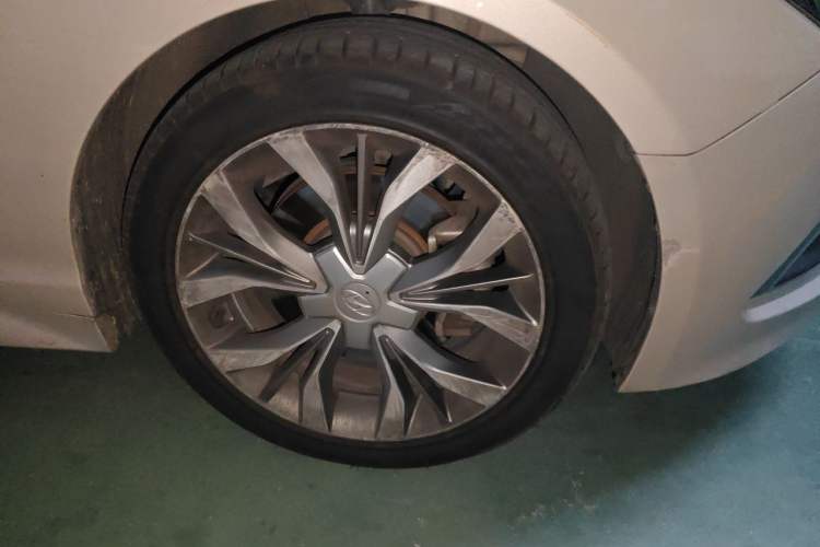 Used Hyundai Sonata 2015 1.6T GLX Advanced Model Right Front Wheel Hub