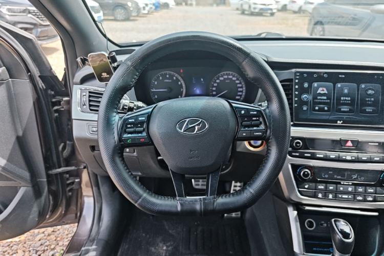 Used Hyundai Sonata 2015 1.6T GLS Smart Model Steering Wheel
