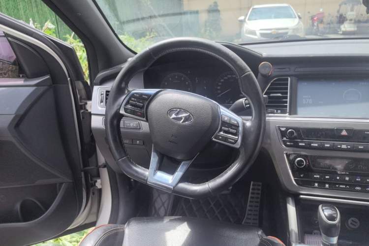 Used Hyundai Sonata 2015 1.6T GLS Smart Model Steering Wheel