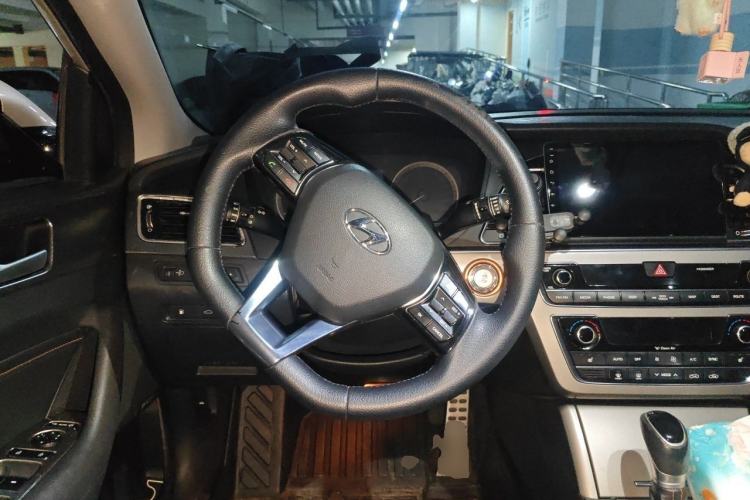 Used Hyundai Sonata 2015 1.6T GLX Advanced Model Steering Wheel