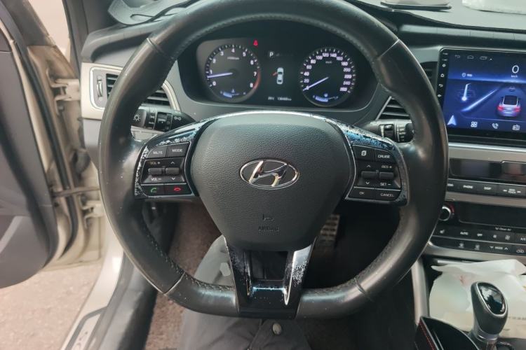 Used Hyundai Sonata 2015 1.6T DLX Prestige Model Steering Wheel