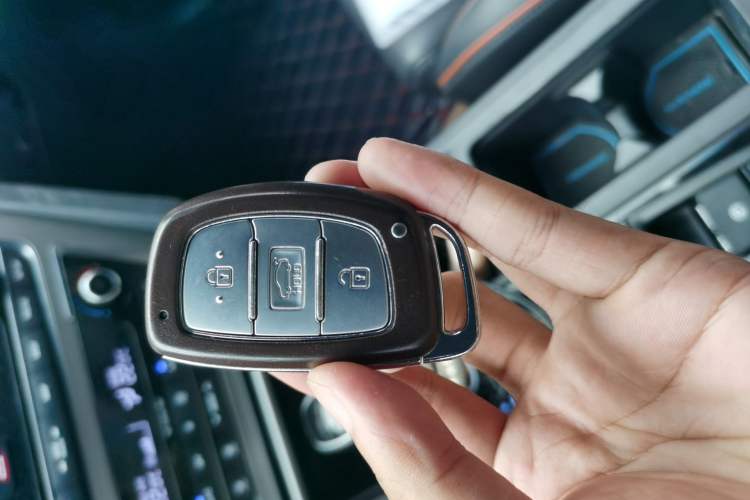 Used Hyundai Sonata 2015 1.6T DLX Prestige Model Vehicle Key