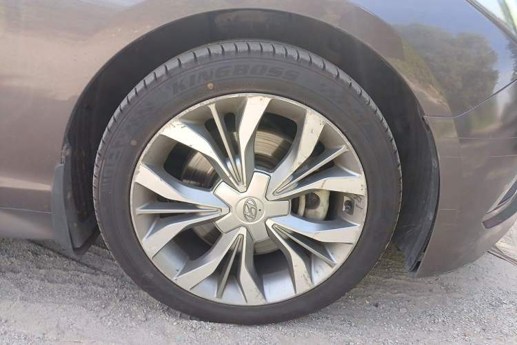 Used Hyundai Sonata 2015 1.6T GLX Advanced Model Right Front Wheel Hub