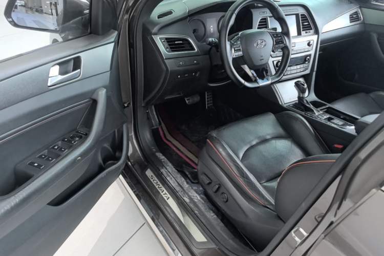 Used Hyundai Sonata 2015 1.6T DLX Prestige Model Driver Seat