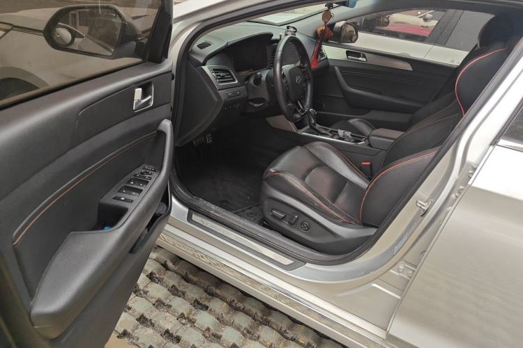 Used Hyundai Sonata 2015 1.6T DLX Prestige Model Driver Seat