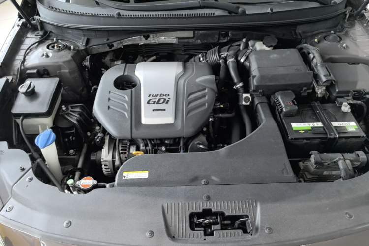 Used Hyundai Sonata 2015 1.6T DLX Prestige Model Engine Bay
