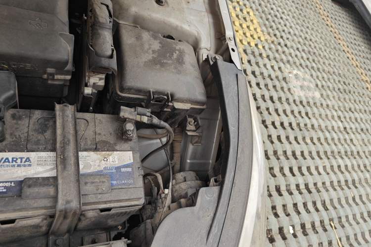 Used Hyundai Sonata 2015 1.6T DLX Prestige Model Engine Bay Left