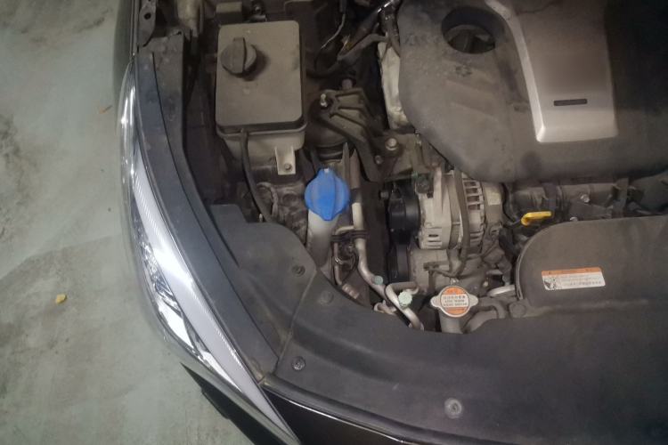 Used Hyundai Sonata 2015 1.6T DLX Prestige Model Engine Bay Right