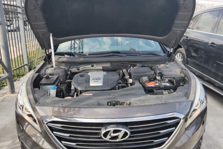Used Hyundai Sonata 2015 1.6T DLX Prestige Model Engine Bay