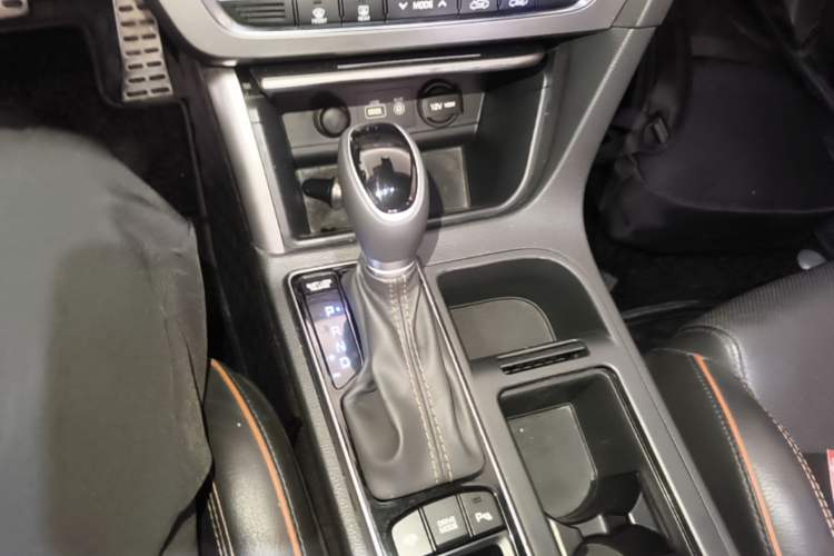 Used Hyundai Sonata 2015 1.6T DLX Prestige Model Gear Lever