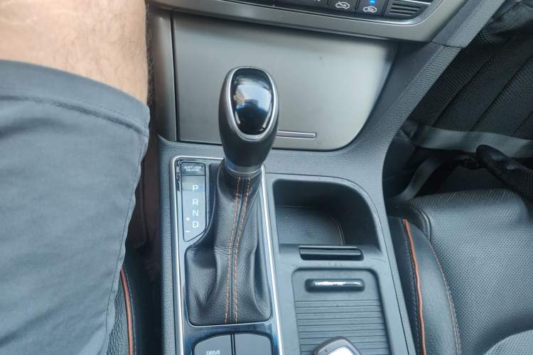 Used Hyundai Sonata 2015 1.6T GLS Smart Model Gear Lever
