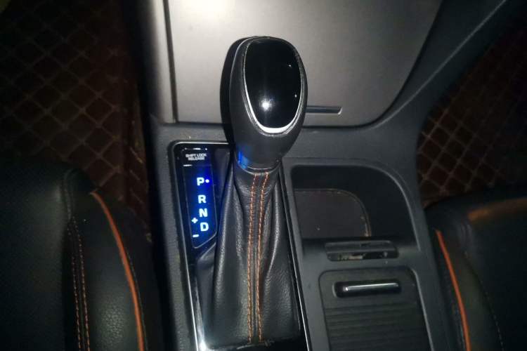 Used Hyundai Sonata 2015 1.6T DLX Prestige Model Gear Lever