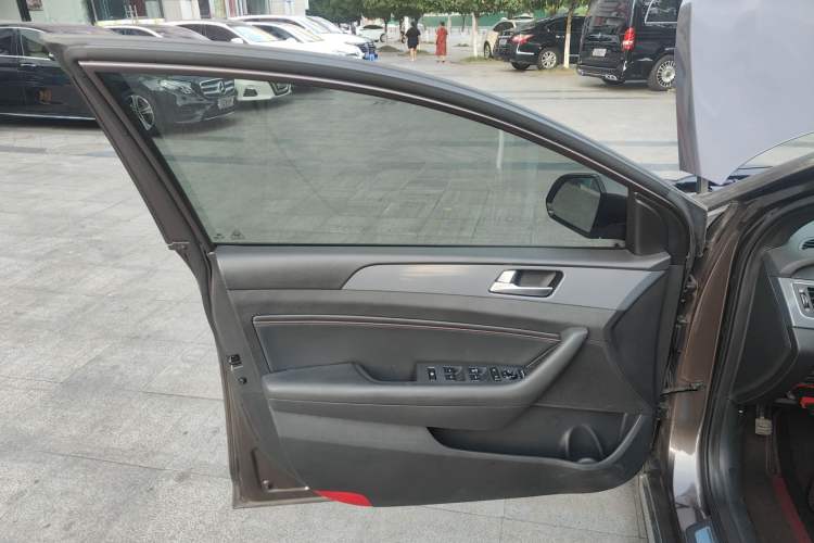 Used Hyundai Sonata 2015 1.6T GLS Smart Model Interior 4