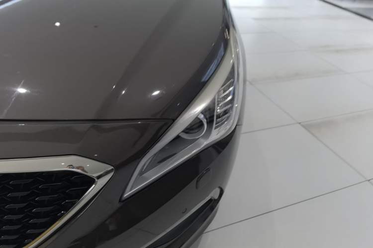 Used Hyundai Sonata 2015 1.6T DLX Prestige Model Left Front Headlight