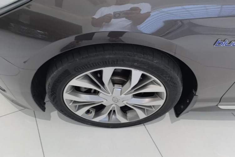 Used Hyundai Sonata 2015 1.6T DLX Prestige Model Left Front Wheel Hub