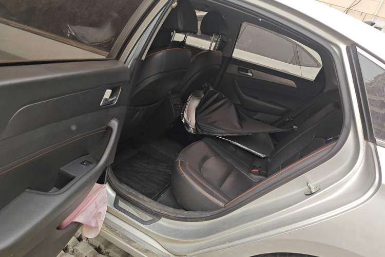 Used Hyundai Sonata 2015 1.6T DLX Prestige Model Left Rear Seat