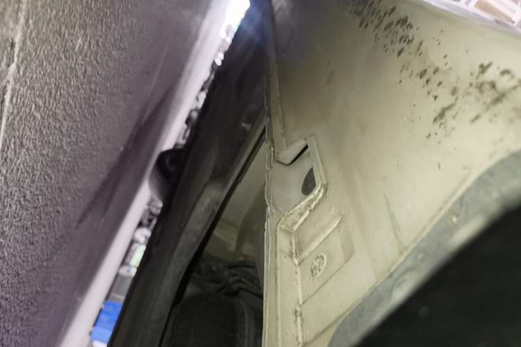 Used Hyundai Sonata 2015 1.6T DLX Prestige Model Left Side Sill
