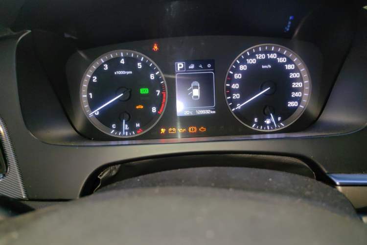 Used Hyundai Sonata 2015 1.6T GS Fashion Edition Odometer Close Up