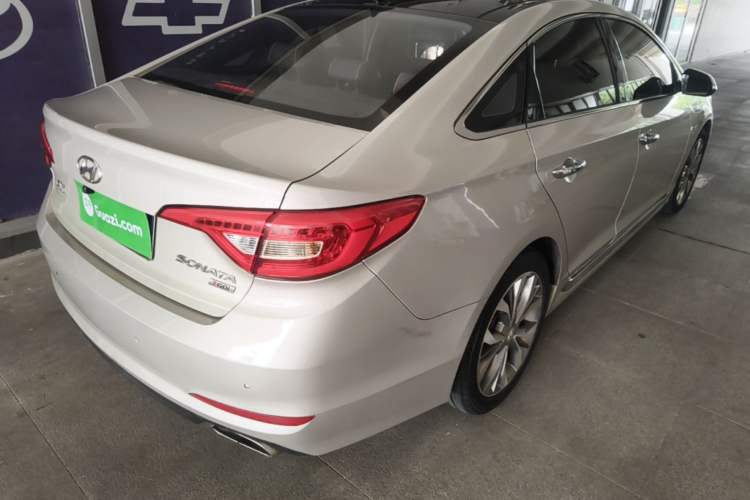 Used Hyundai Sonata 2015 1.6T DLX Prestige Model Rear Right 45 Deg