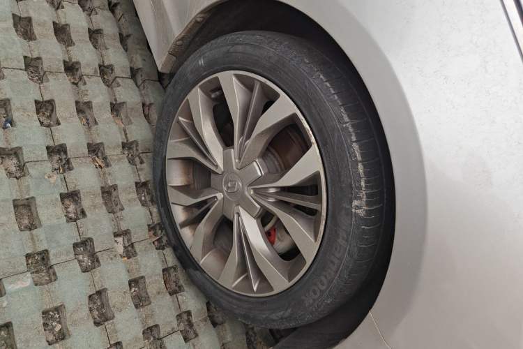 Used Hyundai Sonata 2015 1.6T DLX Prestige Model Right Front Wheel Hub