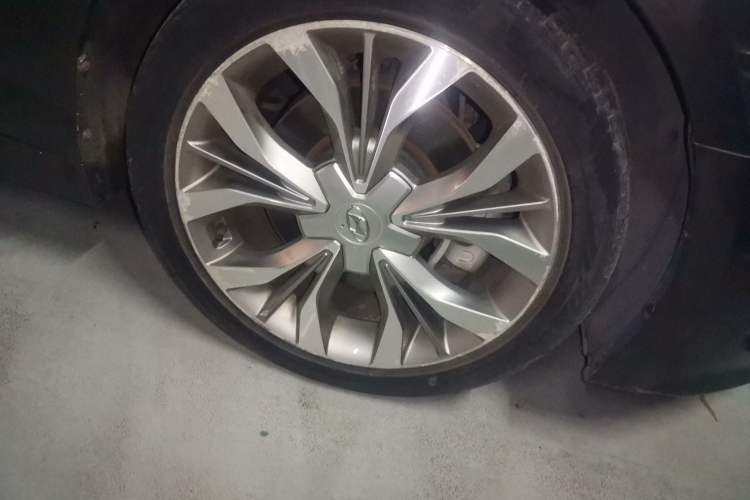 Used Hyundai Sonata 2015 1.6T DLX Prestige Model Right Front Wheel Hub